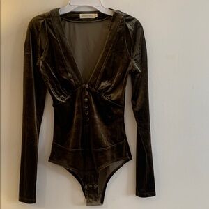 MAKERS OF THE DREAMS Elegant Black Velvet Long Sleeve Bodysuit - Preloved